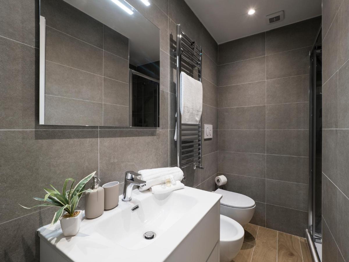 Ferienwohnung Casa Design Con A/C E Wifi_7 Minuti Ciampino Aeroporto Exterior foto
