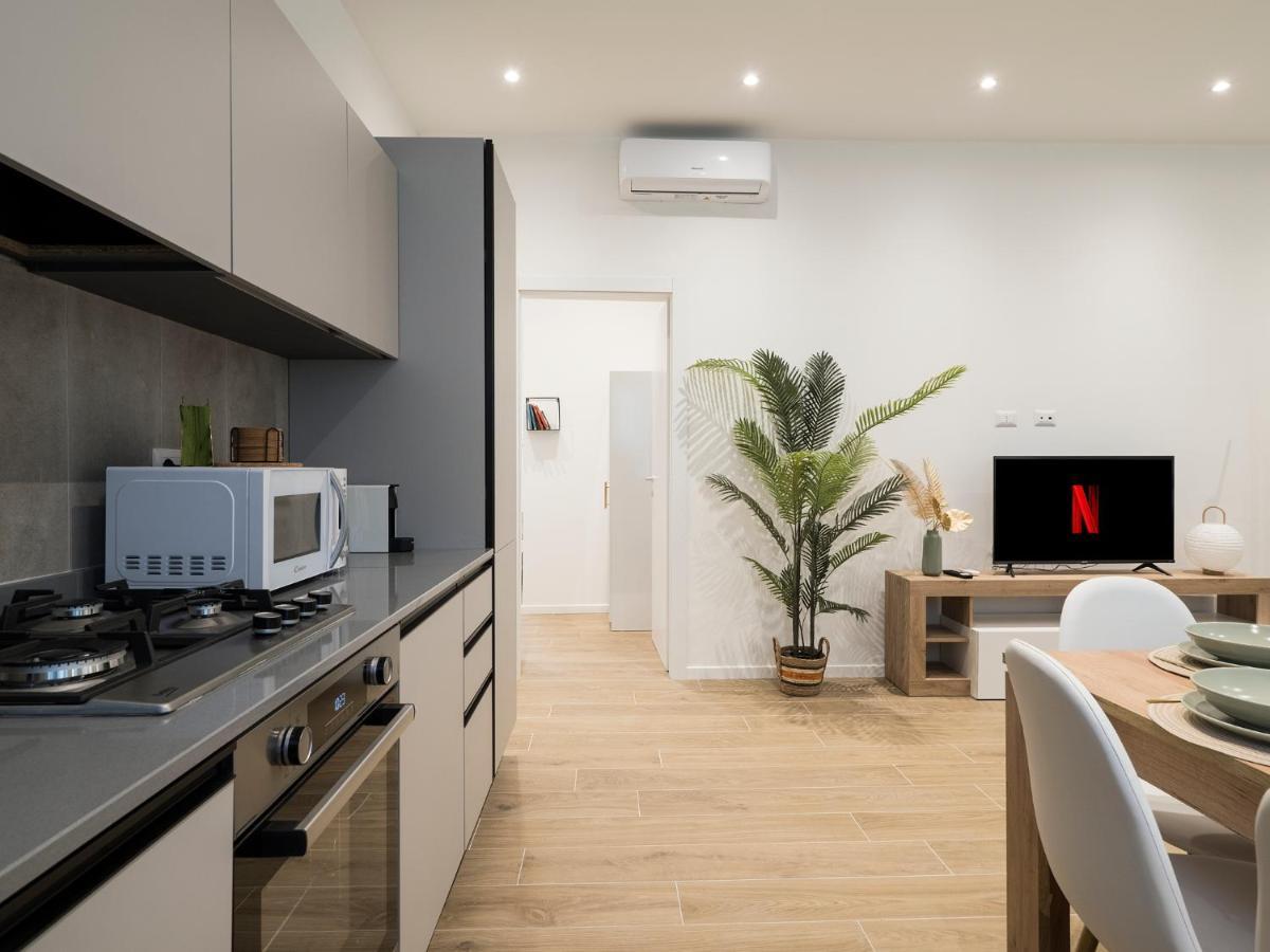 Ferienwohnung Casa Design Con A/C E Wifi_7 Minuti Ciampino Aeroporto Exterior foto